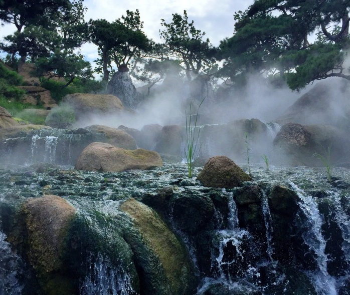 霧森景觀、霧森造景、人造霧、小區(qū)造景、降塵、加濕、小區(qū)霧森造景、樓盤云霧造景